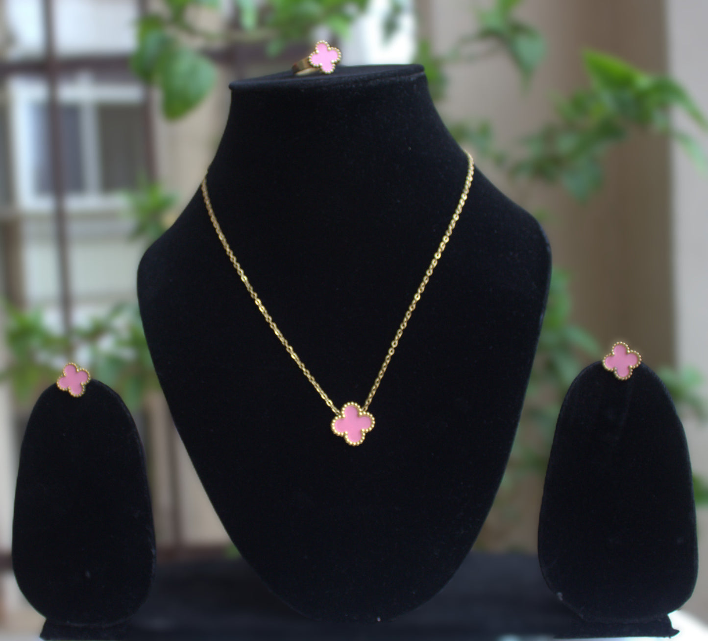 Clover Pendant Set with Ring