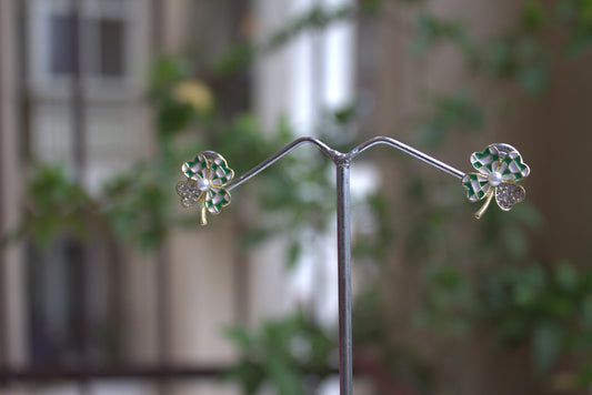 Lucky Leaf Sparkle Stud